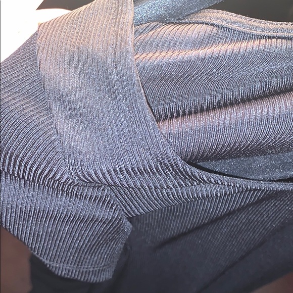 Black fitted dress - Picture 3 of 3